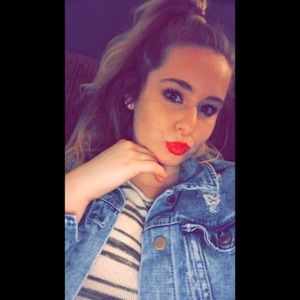 Meet your Posher, Kayla
